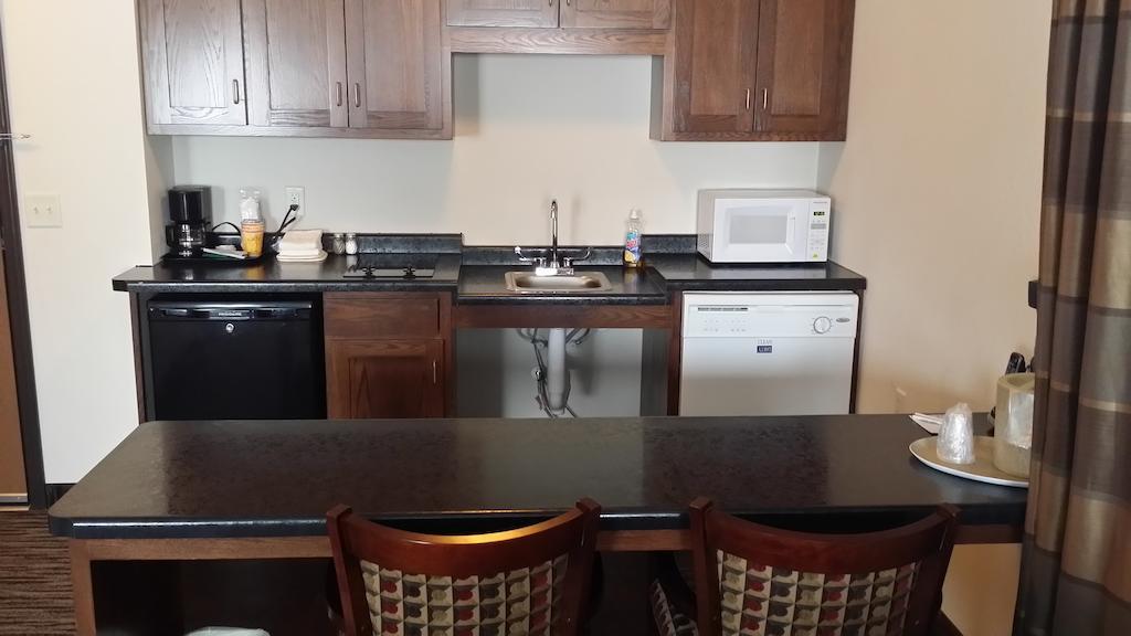 American Inn & Suites Parkers Prairie Rum bild