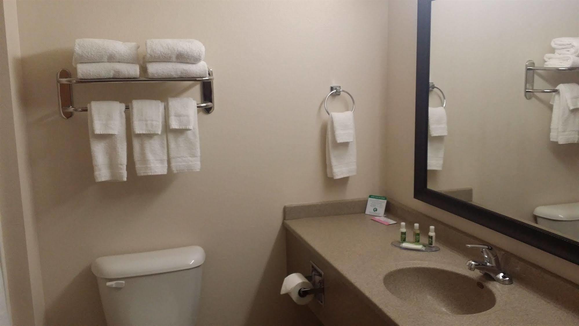 American Inn & Suites Parkers Prairie Exteriör bild